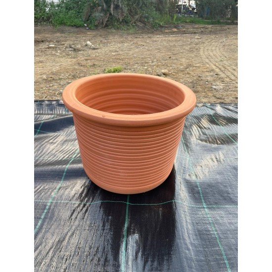 Çizgili silindir saksı ailesi